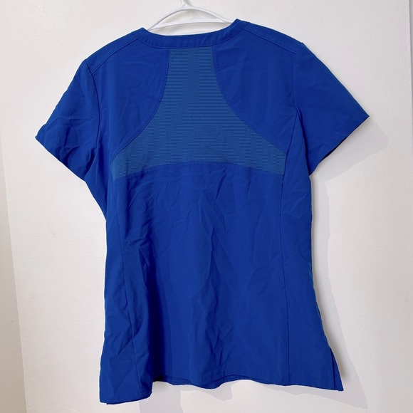 🎉4/30$🎉 White Cross Blue Fitted Short Sleeve Tee - Picture 2 of 2